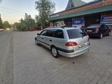 Toyota Avensis 1999 годаүшін2 300 000 тг. в Усть-Каменогорск – фото 2