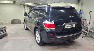 Toyota Highlander 2011 года за 9 900 000 тг. в Астана