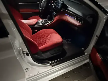 Toyota Camry 2022 года за 18 200 000 тг. в Актау – фото 10