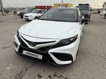 Toyota Camry 2022 года за 18 200 000 тг. в Актау – фото 13