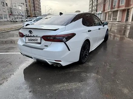 Toyota Camry 2022 года за 18 200 000 тг. в Актау – фото 18