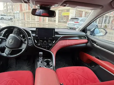 Toyota Camry 2022 года за 18 200 000 тг. в Актау – фото 21