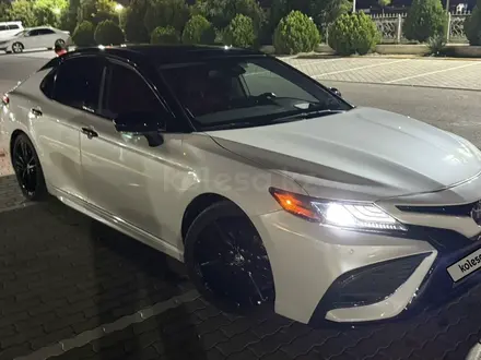 Toyota Camry 2022 года за 18 200 000 тг. в Актау – фото 5