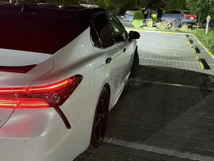 Toyota Camry 2022 года за 18 200 000 тг. в Актау – фото 7