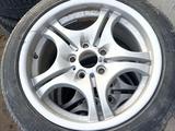 Резина зимняя r 17 с дисками за 140 000 тг. в Алматы
