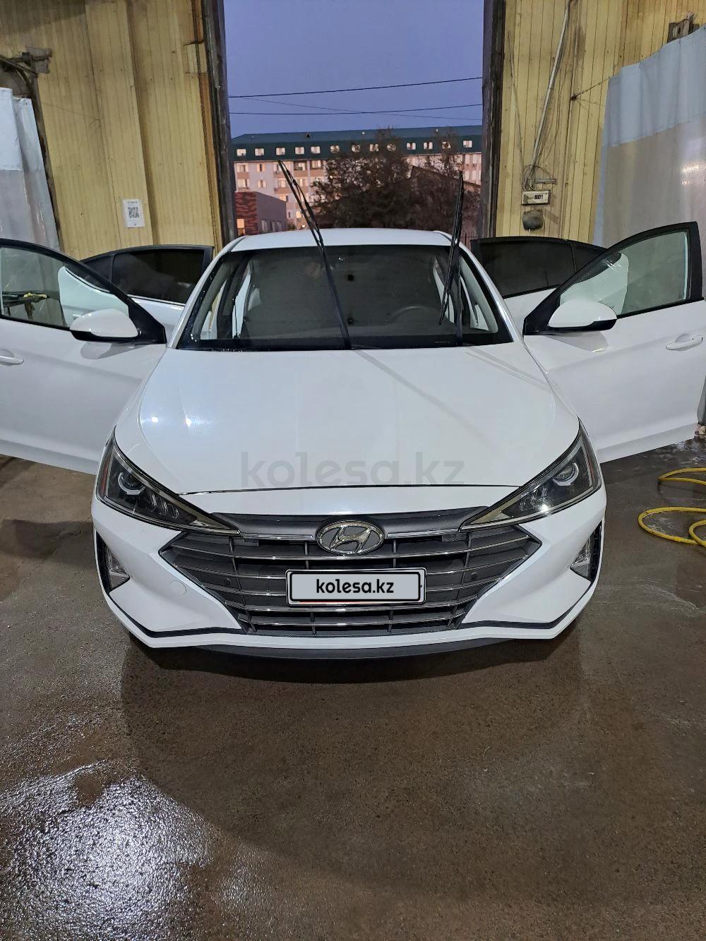 Hyundai Elantra 2019 г.