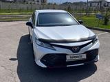 Toyota Camry 2020 года за 16 500 000 тг. в Алматы