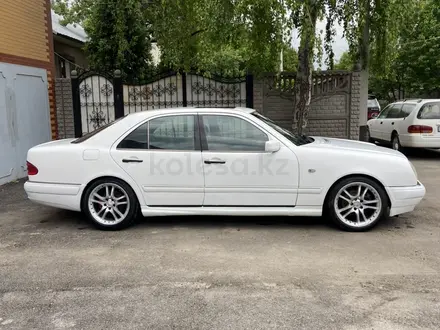 Mercedes-Benz E 320 1998 года за 3 500 000 тг. в Алматы – фото 7