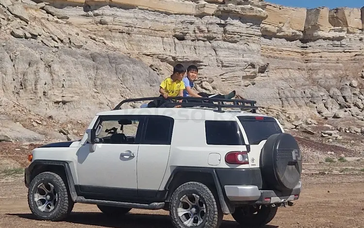 Toyota FJ Cruiser 2012 года за 17 500 000 тг. в Актау