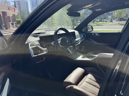 BMW X7 2025 года за 73 000 000 тг. в Астана – фото 4