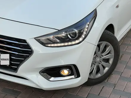 Hyundai Accent 2018 года за 6 900 000 тг. в Алматы – фото 2