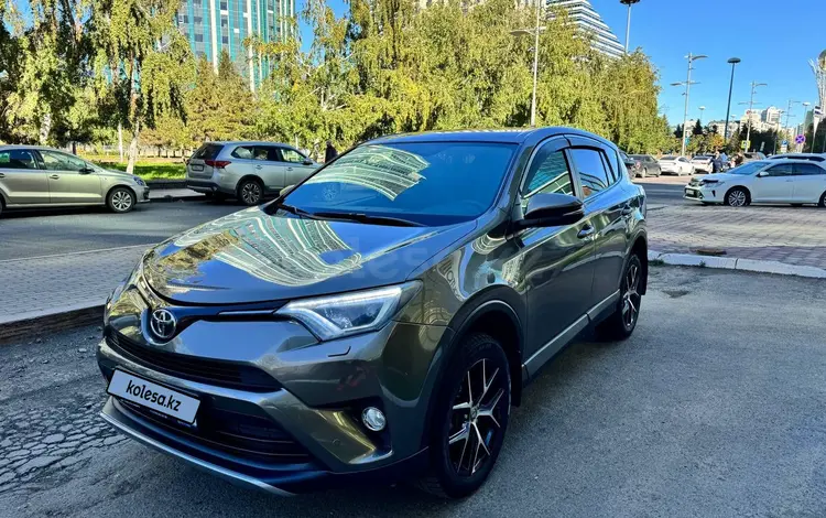 Toyota RAV4 2018 года за 13 000 000 тг. в Астана