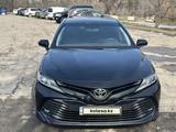 Toyota Camry 2019 года за 12 200 000 тг. в Алматы – фото 2