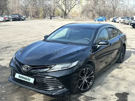 Toyota Camry 2019 года за 12 200 000 тг. в Алматы