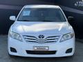 Toyota Camry 2011 года за 7 800 000 тг. в Актобе – фото 2