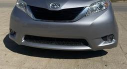 Toyota Sienna 2014 года за 13 500 000 тг. в Жанаозен