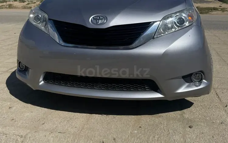 Toyota Sienna 2014 года за 13 500 000 тг. в Жанаозен