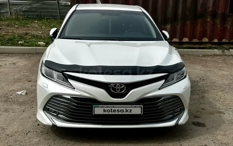 Toyota Camry 2018 года за 13 900 000 тг. в Тараз