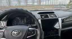 Toyota Camry 2015 года за 9 300 000 тг. в Астана – фото 2
