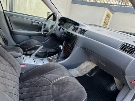 Toyota Camry 2001 года за 4 500 000 тг. в Шымкент – фото 19