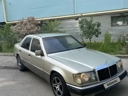 Mercedes-Benz E 230 1991 года за 1 000 000 тг. в Алматы