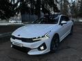 Kia K5 2021 года за 12 800 000 тг. в Алматы – фото 2