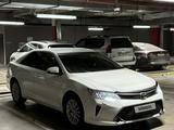 Toyota Camry 2015 годаfor10 900 000 тг. в Алматы – фото 3