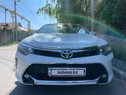 Toyota Camry 2017 года за 12 500 000 тг. в Алматы – фото 2