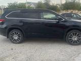 Toyota Highlander 2018 годаүшін12 500 000 тг. в Жанаозен – фото 4