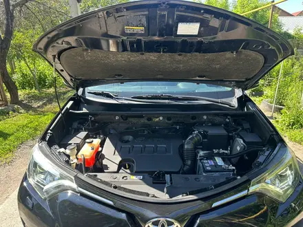 Toyota RAV4 2018 года за 9 800 000 тг. в Алматы – фото 11
