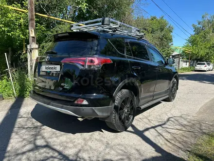 Toyota RAV4 2018 года за 9 800 000 тг. в Алматы – фото 3