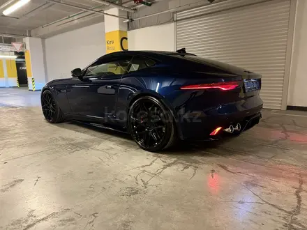 Jaguar F-Type 2021 года за 54 500 000 тг. в Алматы – фото 3