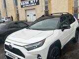 Toyota RAV4 2022 года за 17 500 000 тг. в Астана – фото 2