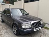 Mercedes-Benz E 230 1990 года за 1 150 000 тг. в Алматы