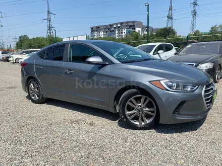 Hyundai Elantra 2018 года за 6 900 000 тг. в Алматы – фото 4