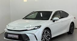 Toyota Camry Luxe 2024 года за 20 900 000 тг. в Астана