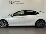 Toyota Camry Luxe 2024 года за 20 900 000 тг. в Астана – фото 3