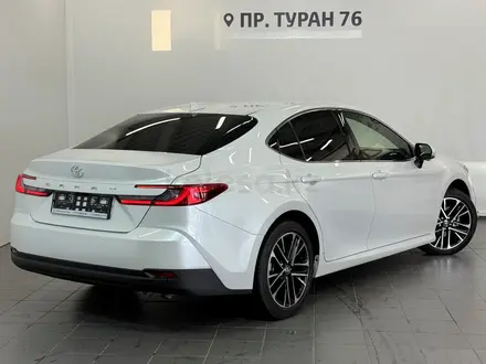 Toyota Camry Luxe 2024 года за 20 900 000 тг. в Астана – фото 20