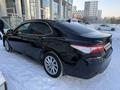 Toyota Camry 2021 года за 14 590 000 тг. в Астана – фото 3
