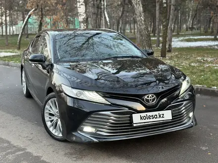 Toyota Camry 2019 года за 13 950 000 тг. в Алматы – фото 14