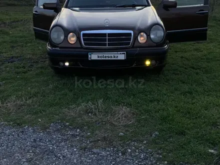 Mercedes-Benz E 280 1996 года за 2 800 000 тг. в Шымкент