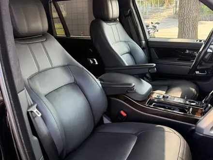 Land Rover Range Rover 2019 года за 47 000 000 тг. в Алматы – фото 13
