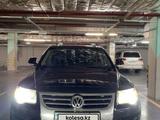 Volkswagen Touareg 2007 года за 7 500 000 тг. в Алматы – фото 2