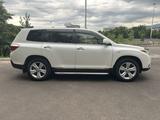 Toyota Highlander 2013 года за 14 300 000 тг. в Алматы – фото 3