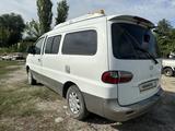 Hyundai Starex 2001 года за 2 000 000 тг. в Алматы – фото 2