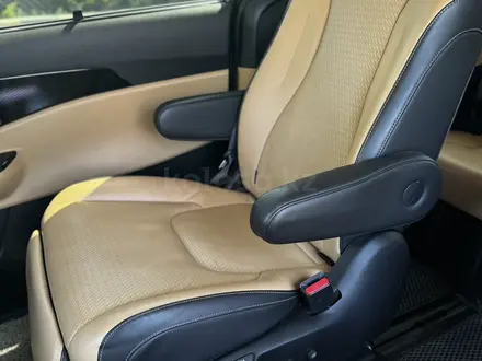 Kia Carnival 2022 года за 21 000 000 тг. в Шымкент – фото 17
