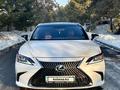 Lexus ES 250 2019 годаfor18 500 000 тг. в Алматы