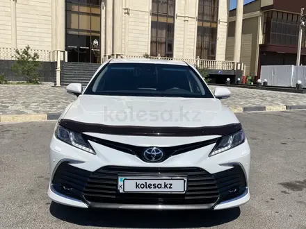 Toyota Camry 2023 года за 16 900 000 тг. в Шымкент