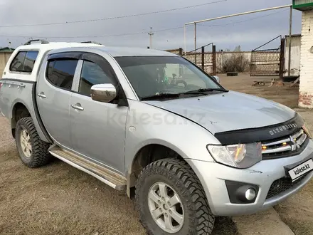 Mitsubishi L200 2011 года за 6 000 000 тг. в Уральск – фото 2