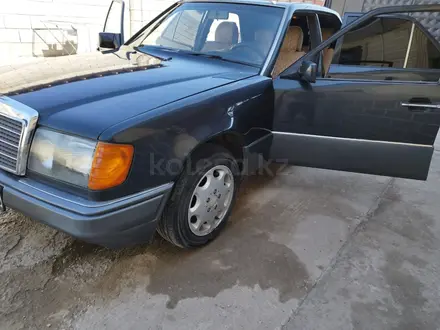 Mercedes-Benz E 200 1991 года за 1 600 000 тг. в Алматы